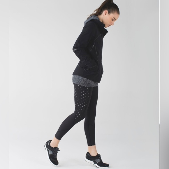 Lululemon Tight Stuff Tight in Black/Sequin Dot Black Silver/White | Size 8 - Picture 2 of 11